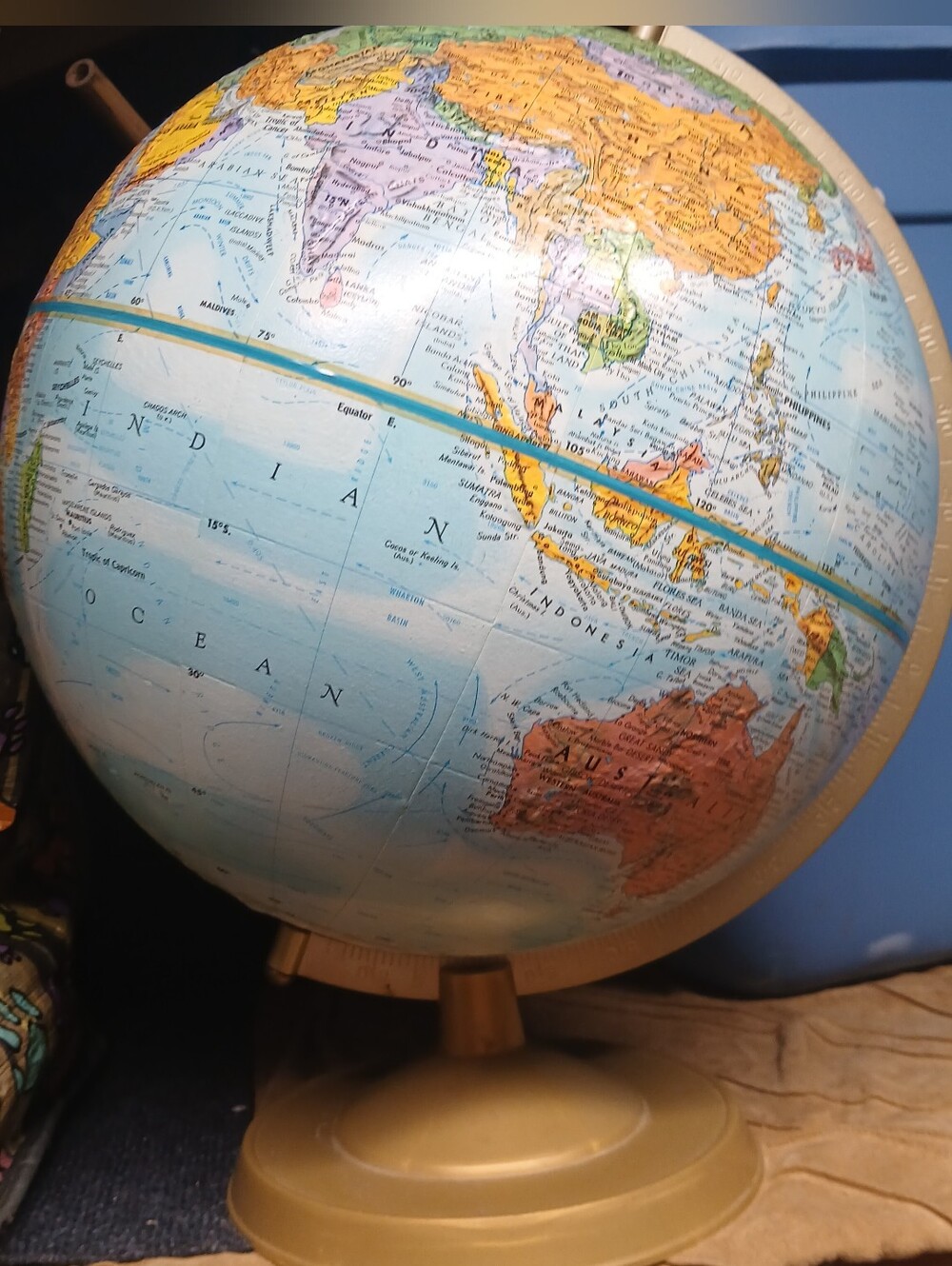 Circa 1980s Vintage Replogle World Nation Series Raised Topographical 12” Globe